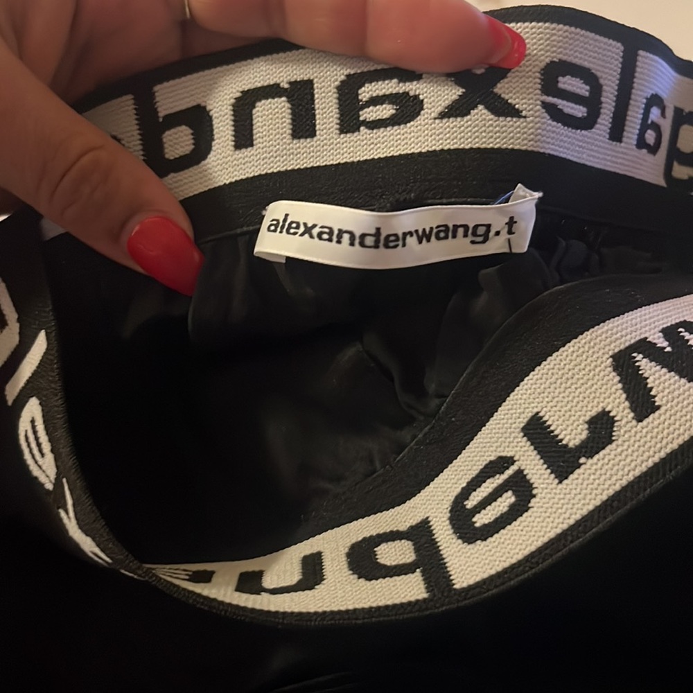 Alexander Wang shorts. Like new. Worned once or twice. In great condition. - Picture 4 of 10